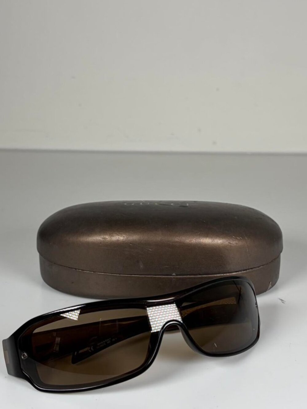 1997 Gucci Rimmed Shield Silhouette Shades - Picture 2 of 5